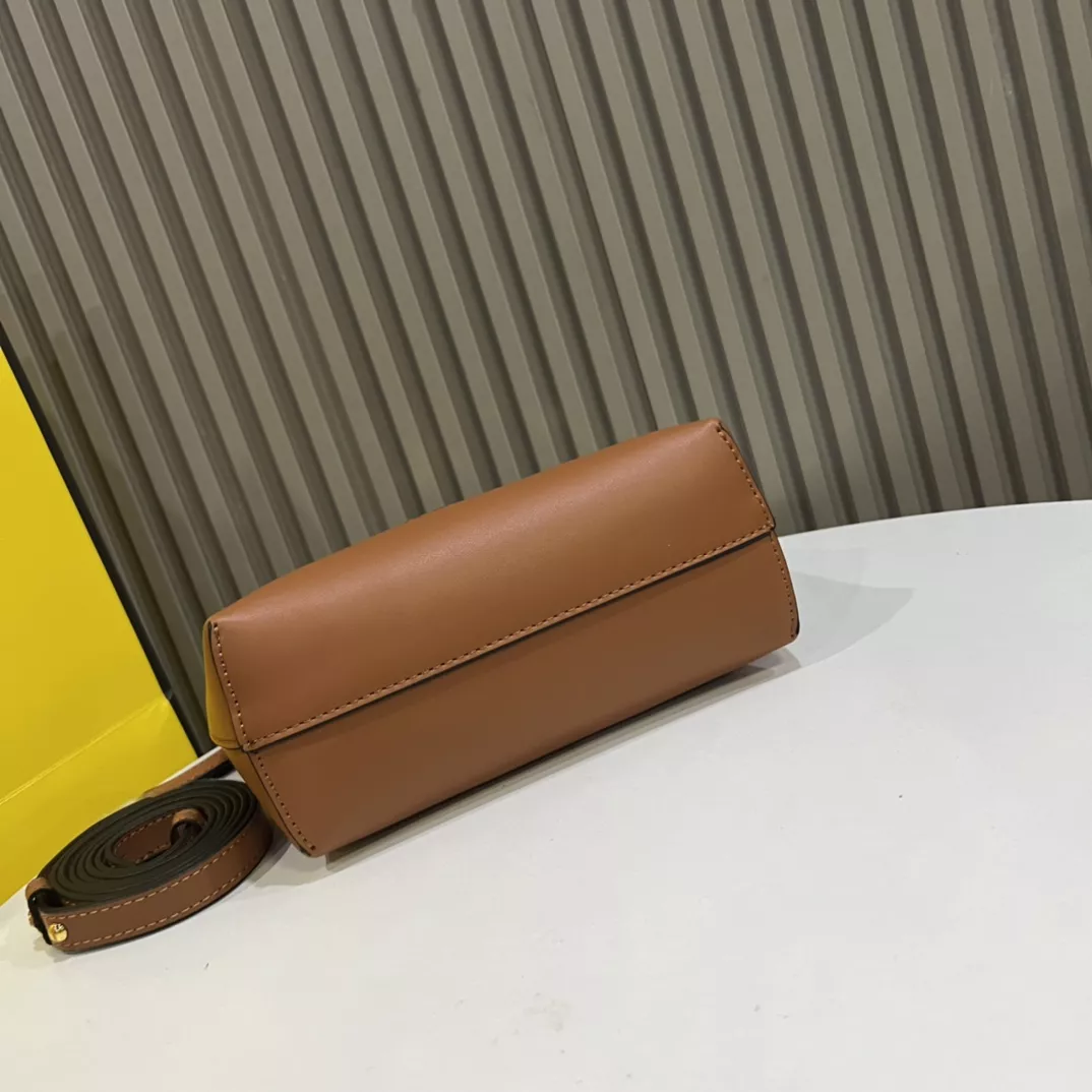 GoAnywhere 7048 Fendi AAA Quality Handbags For Women