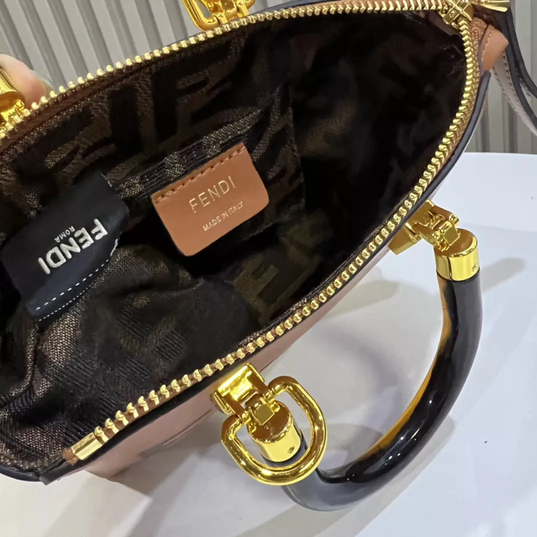 GoAnywhere 7048 Fendi AAA Quality Handbags For Women