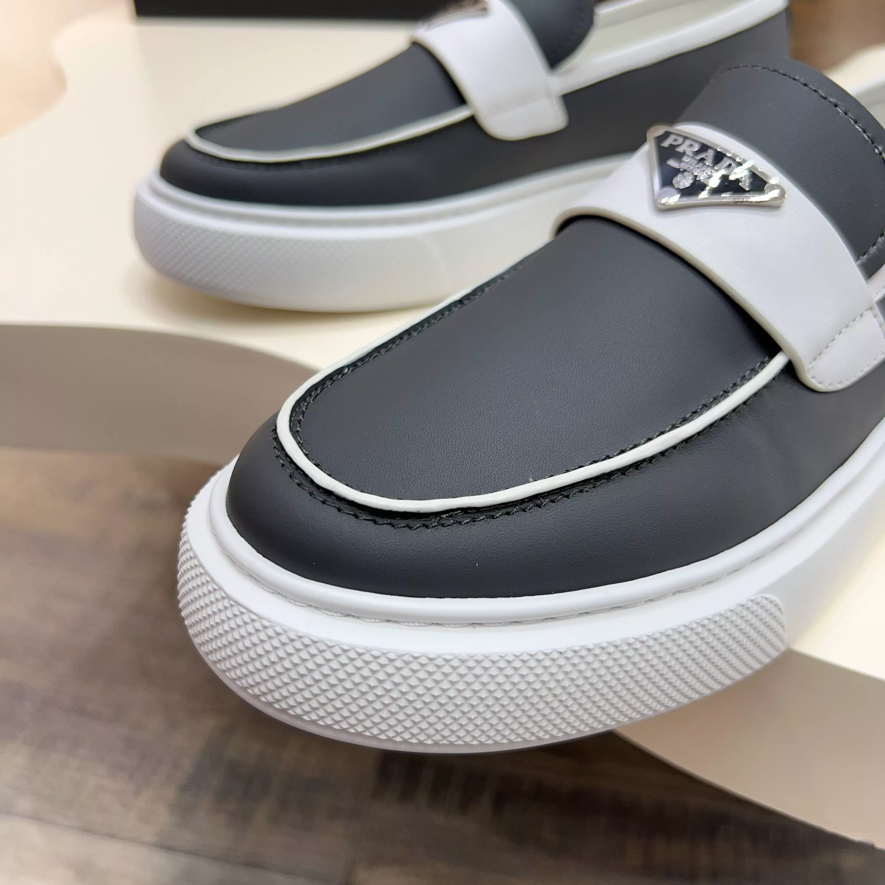 GoAnywhere 706 Prada Casual Shoes For Men