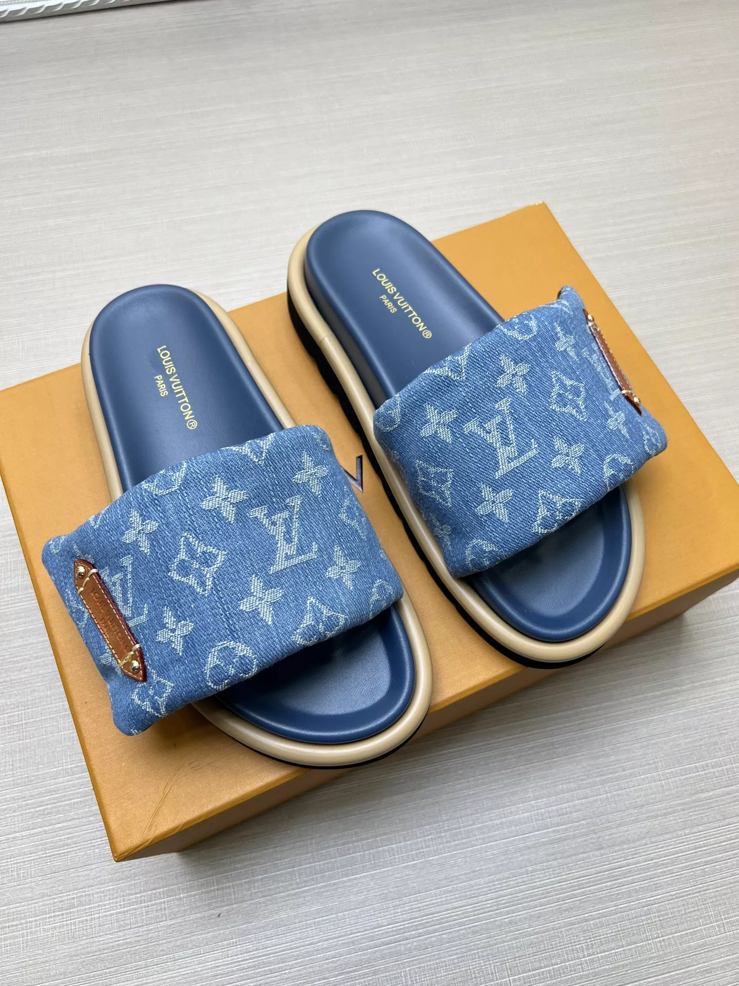 GoAnywhere 7090 Louis Vuitton Slippers For Men