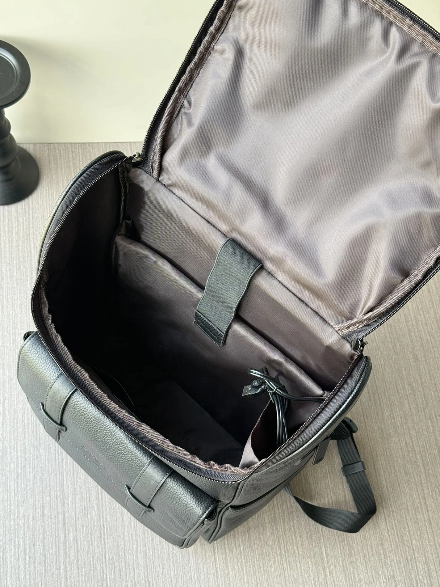 GoAnywhere 7295 Prada AAA Man Backpacks