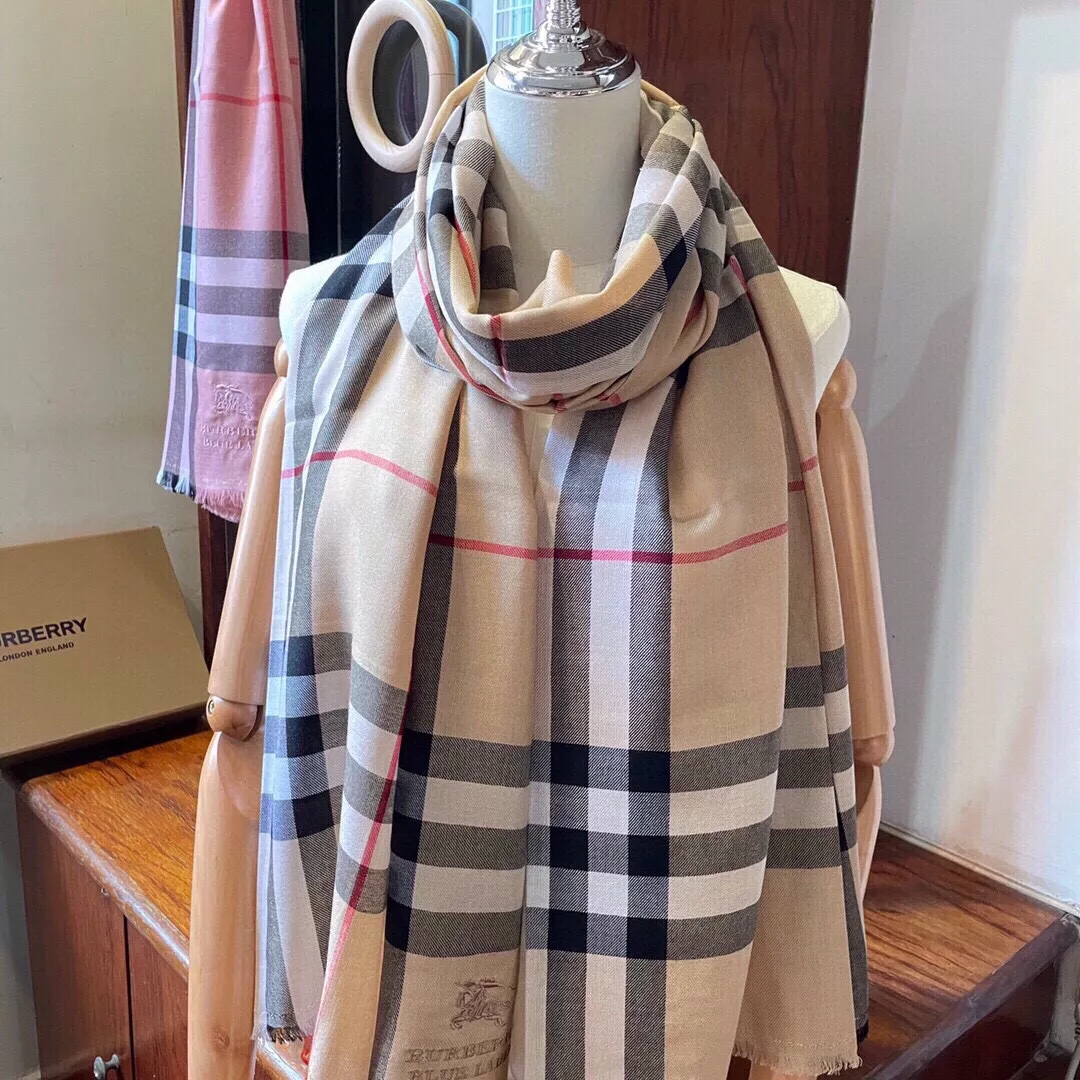GoAnywhere 7631 Burberry Scarf For Women