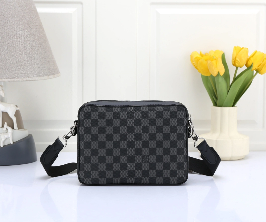 GoAnywhere 7649 Louis Vuitton Messenger Bags For Men