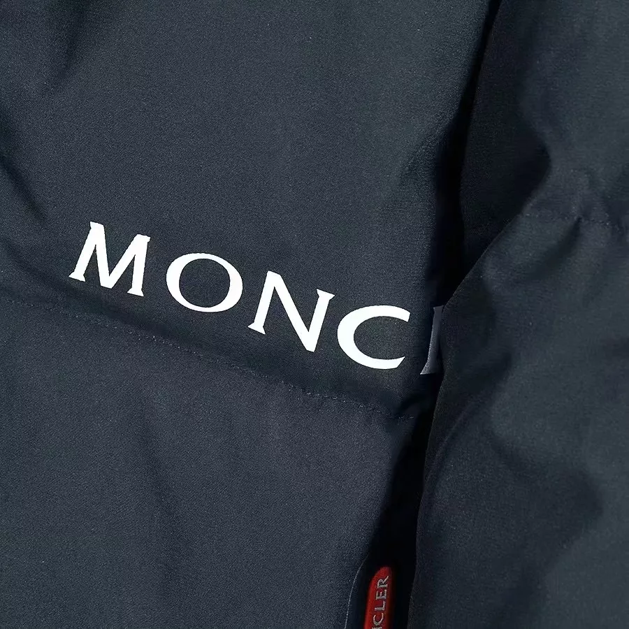 GoAnywhere 7909 Moncler Down Feather Coat Long Sleeved For Men