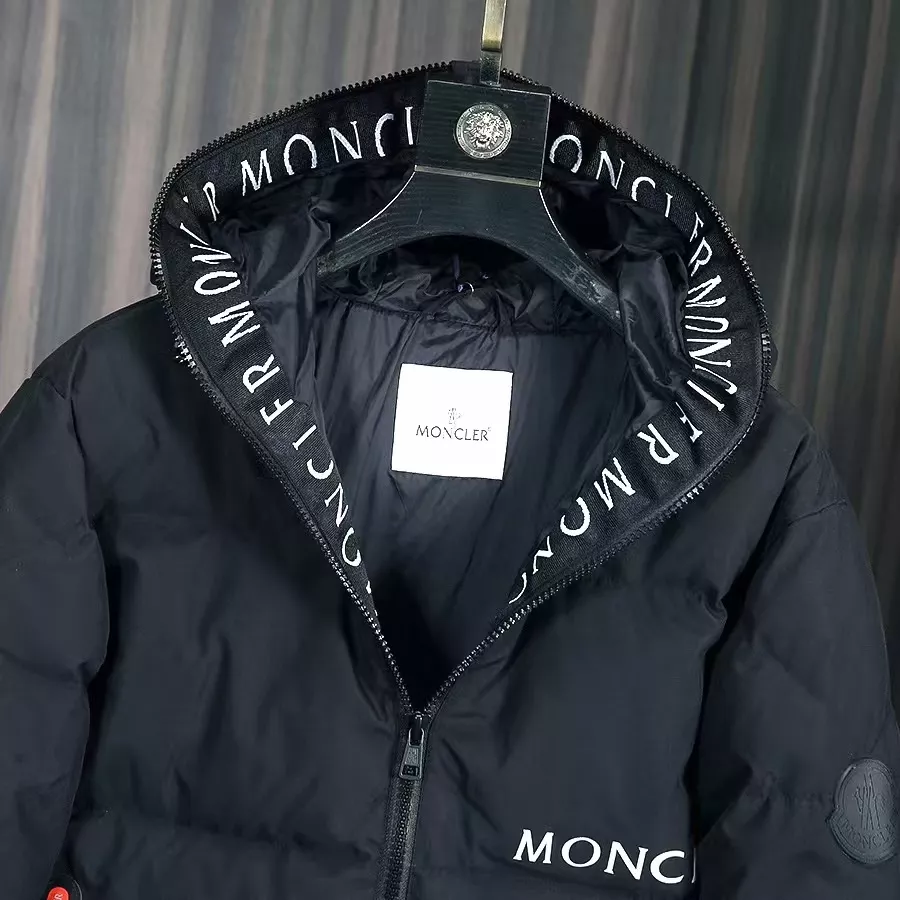 GoAnywhere 7909 Moncler Down Feather Coat Long Sleeved For Men