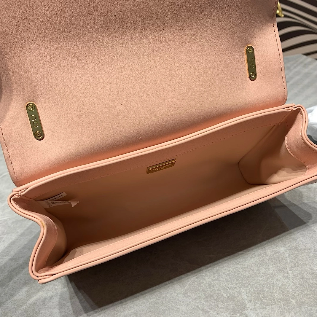 GoAnywhere 7937 Dolce & Gabbana D&G AAA Quality Messenger Bags For Women