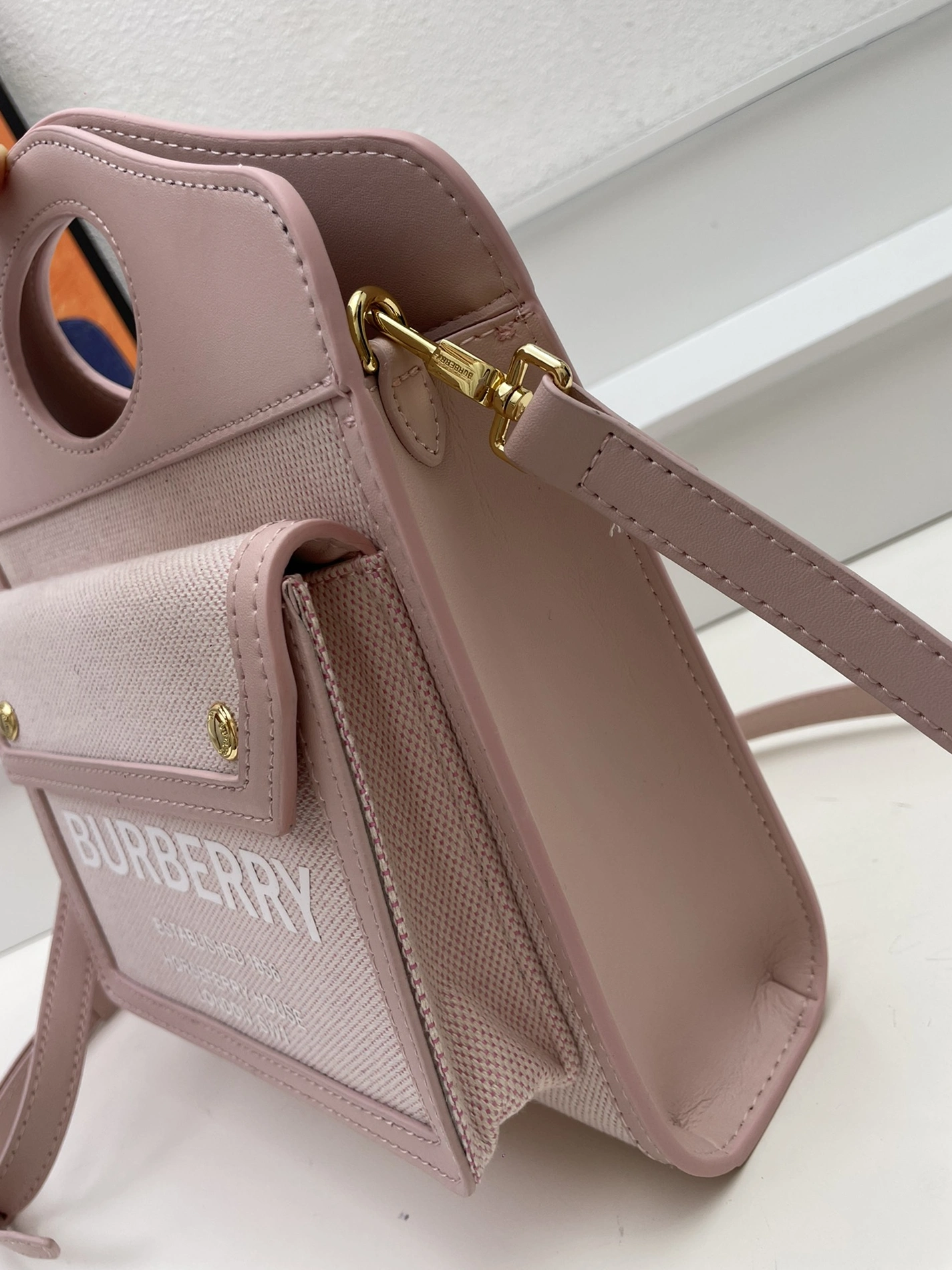 GoAnywhere 8078 Burberry AAA Quality Messenger Bags For Women