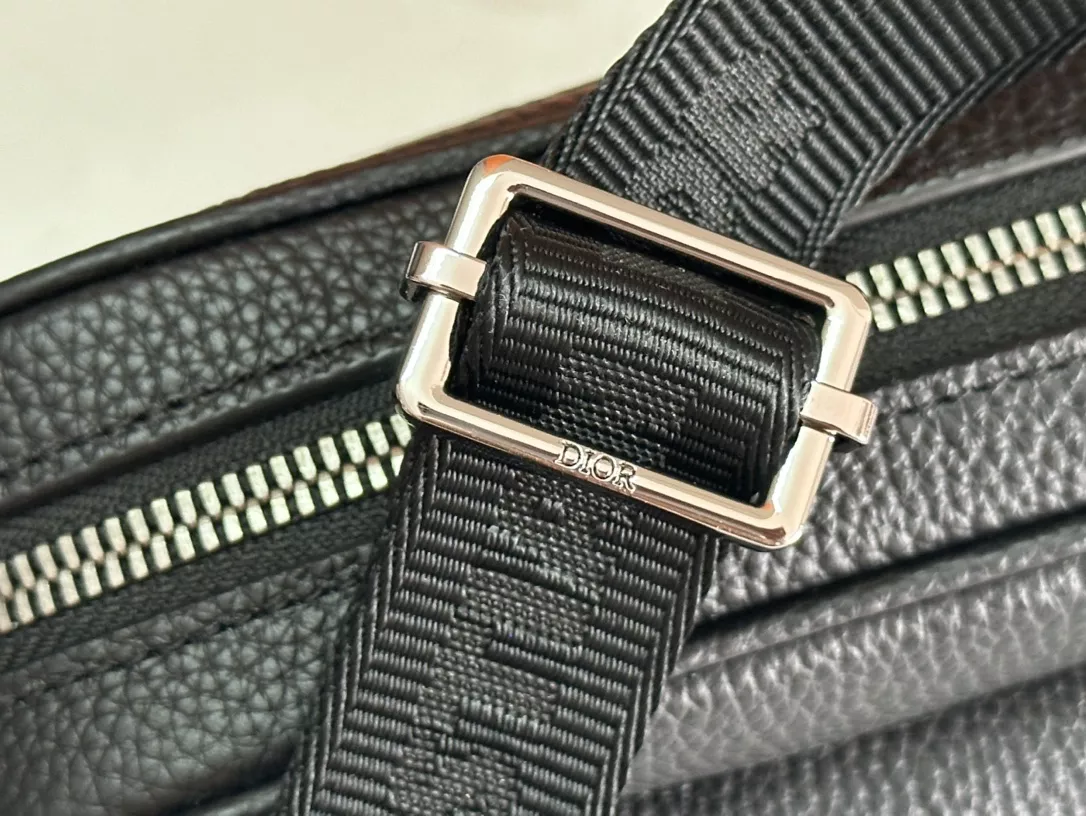 GoAnywhere 8169 Christian Dior AAA Man Messenger Bags