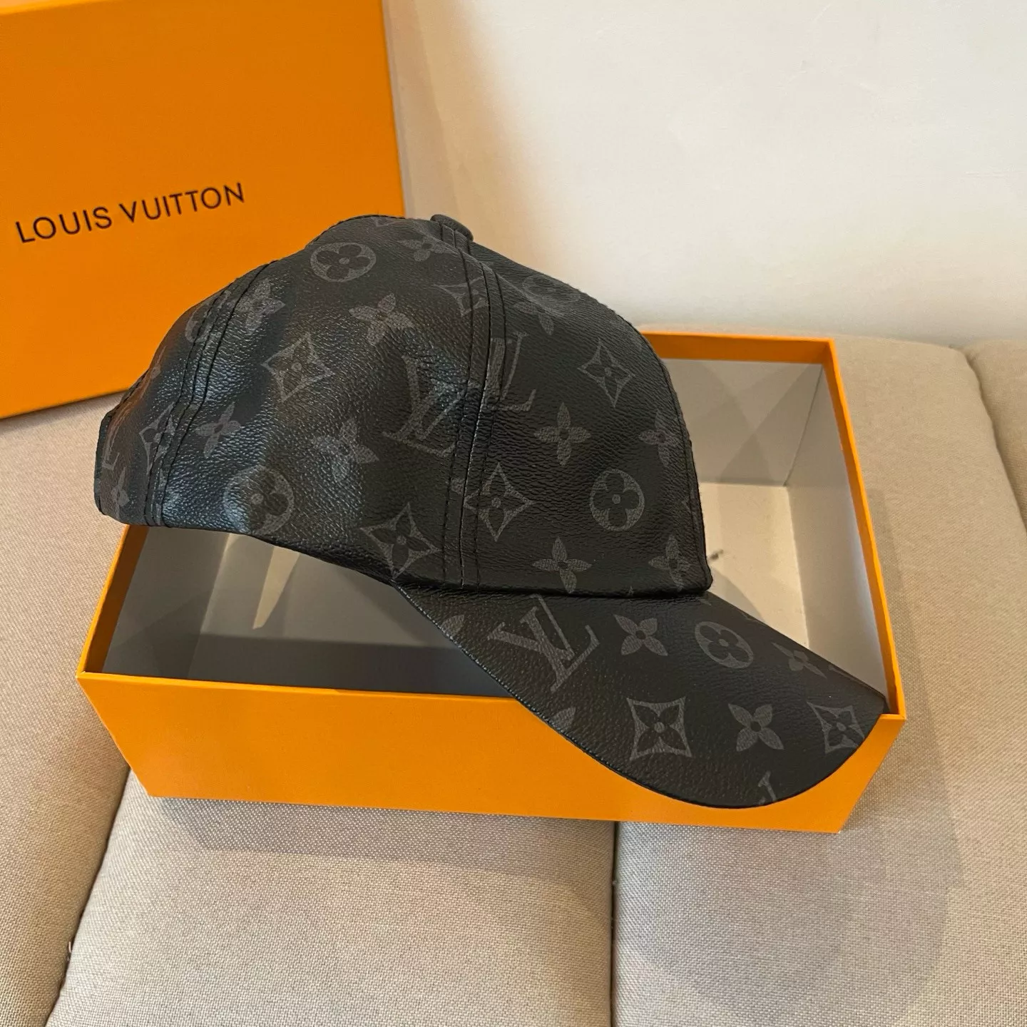 GoAnywhere 8239 Louis Vuitton LV Caps
