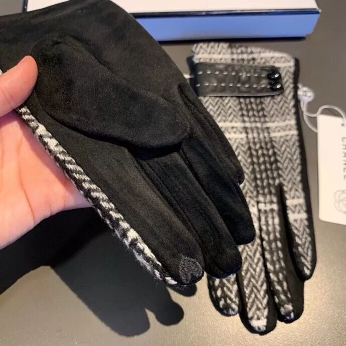 GoAnywhere 8394 Chanel Gloves