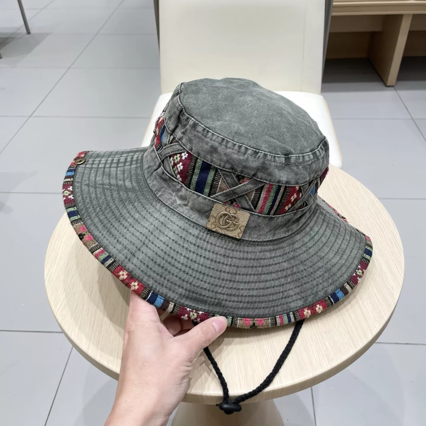 GoAnywhere 8954 Gucci Caps