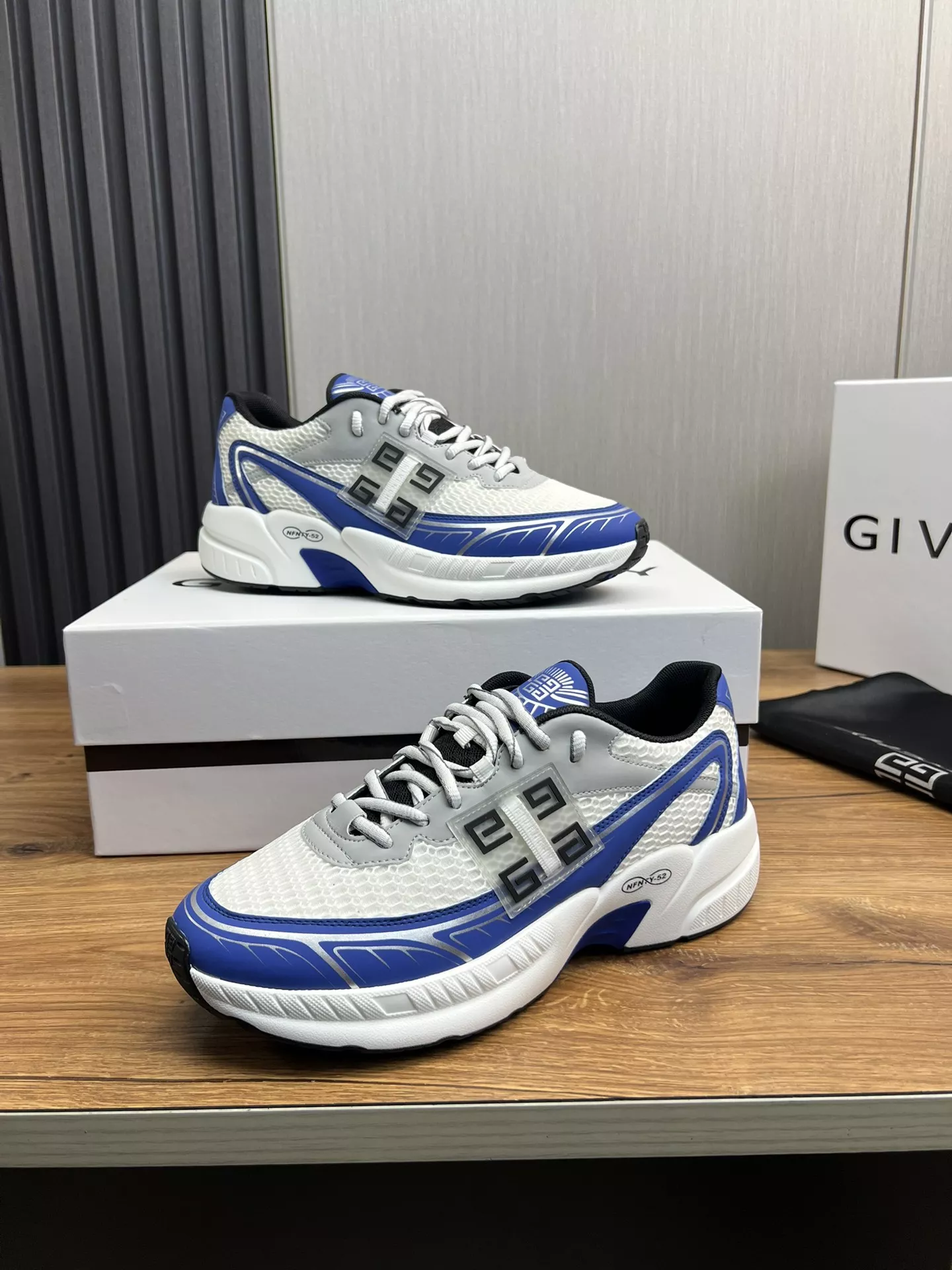 GoAnywhere 9262 Givenchy Casual Shoes For Men