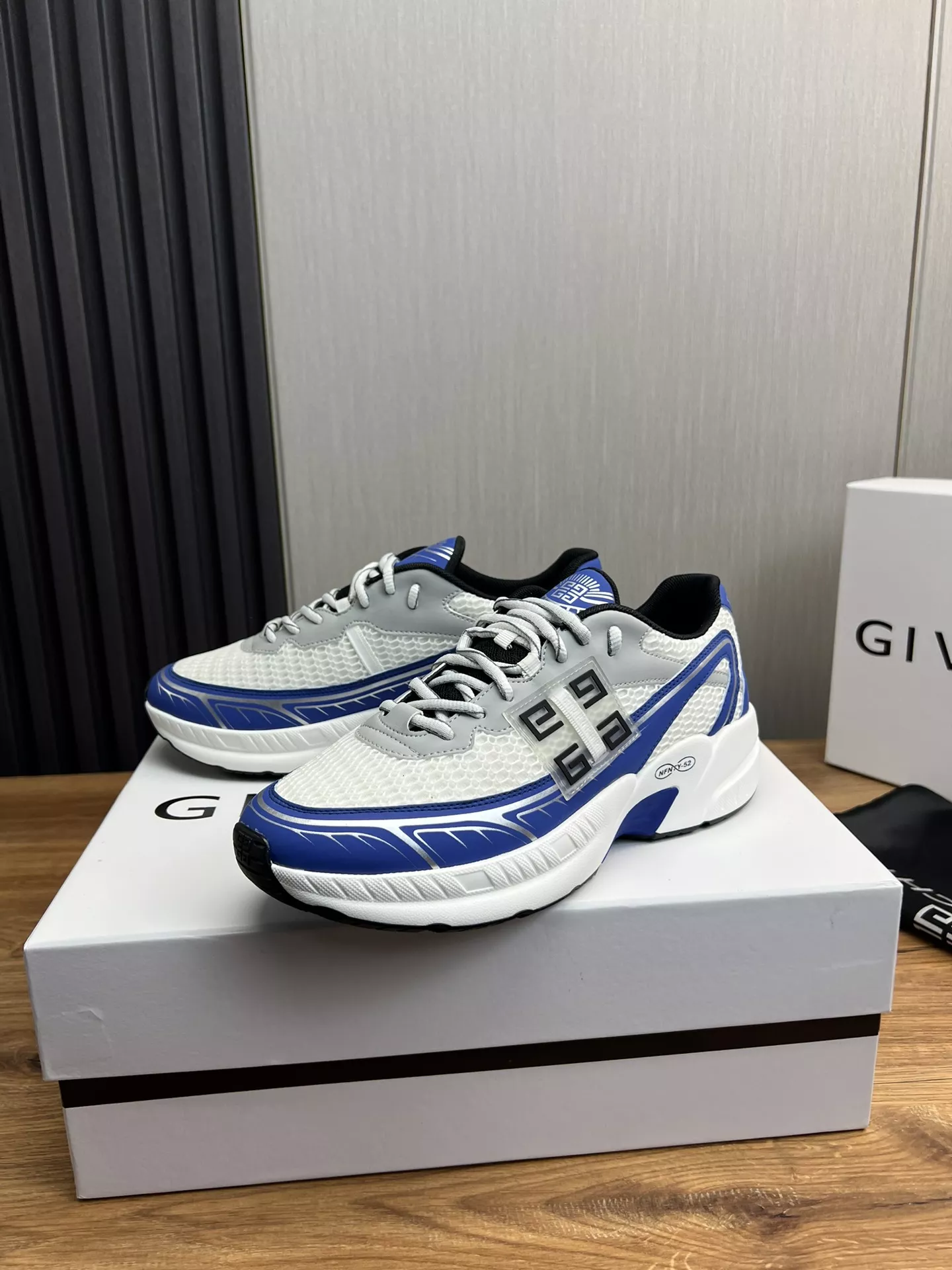 GoAnywhere 9262 Givenchy Casual Shoes For Men