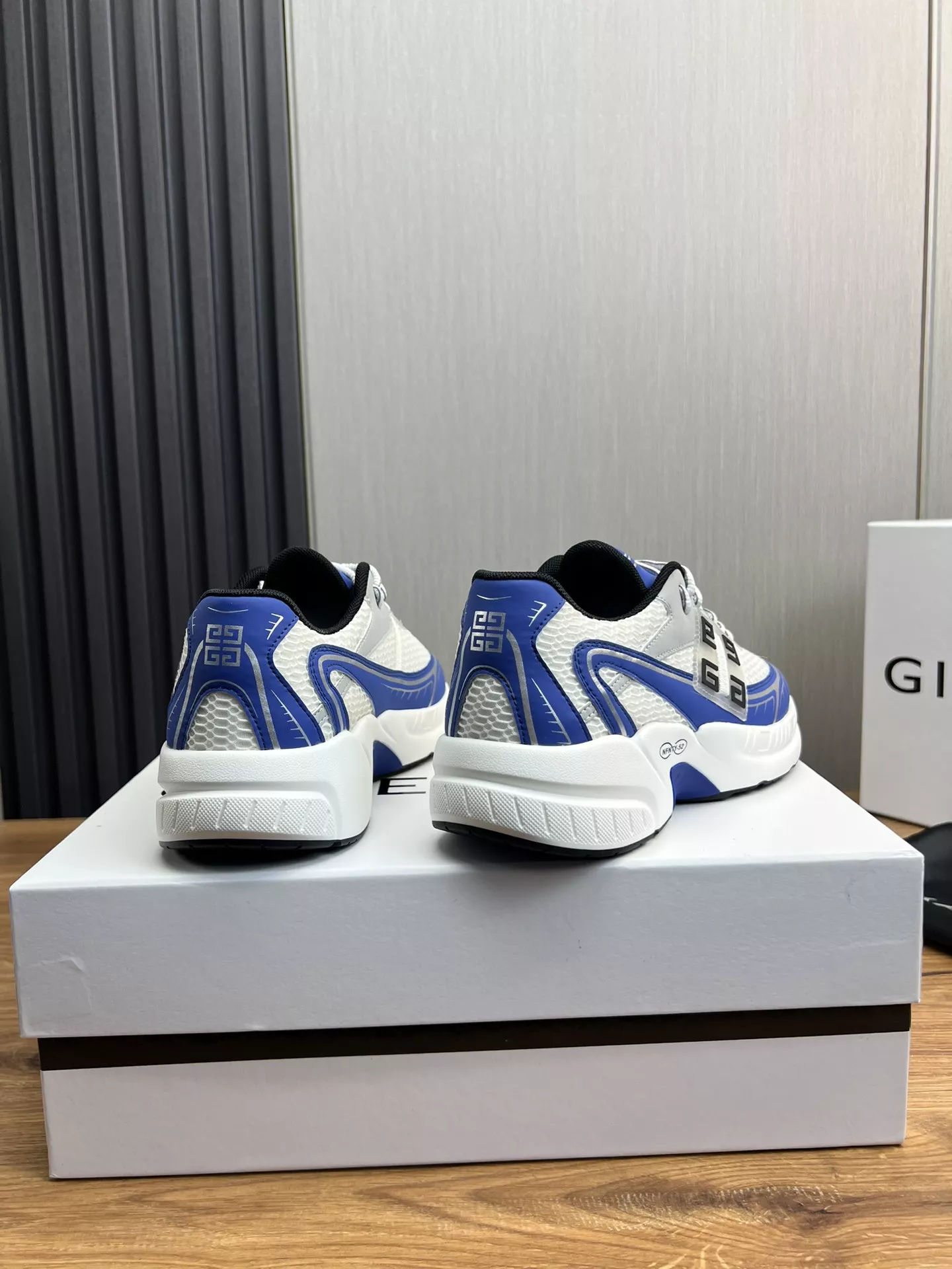 GoAnywhere 9262 Givenchy Casual Shoes For Men