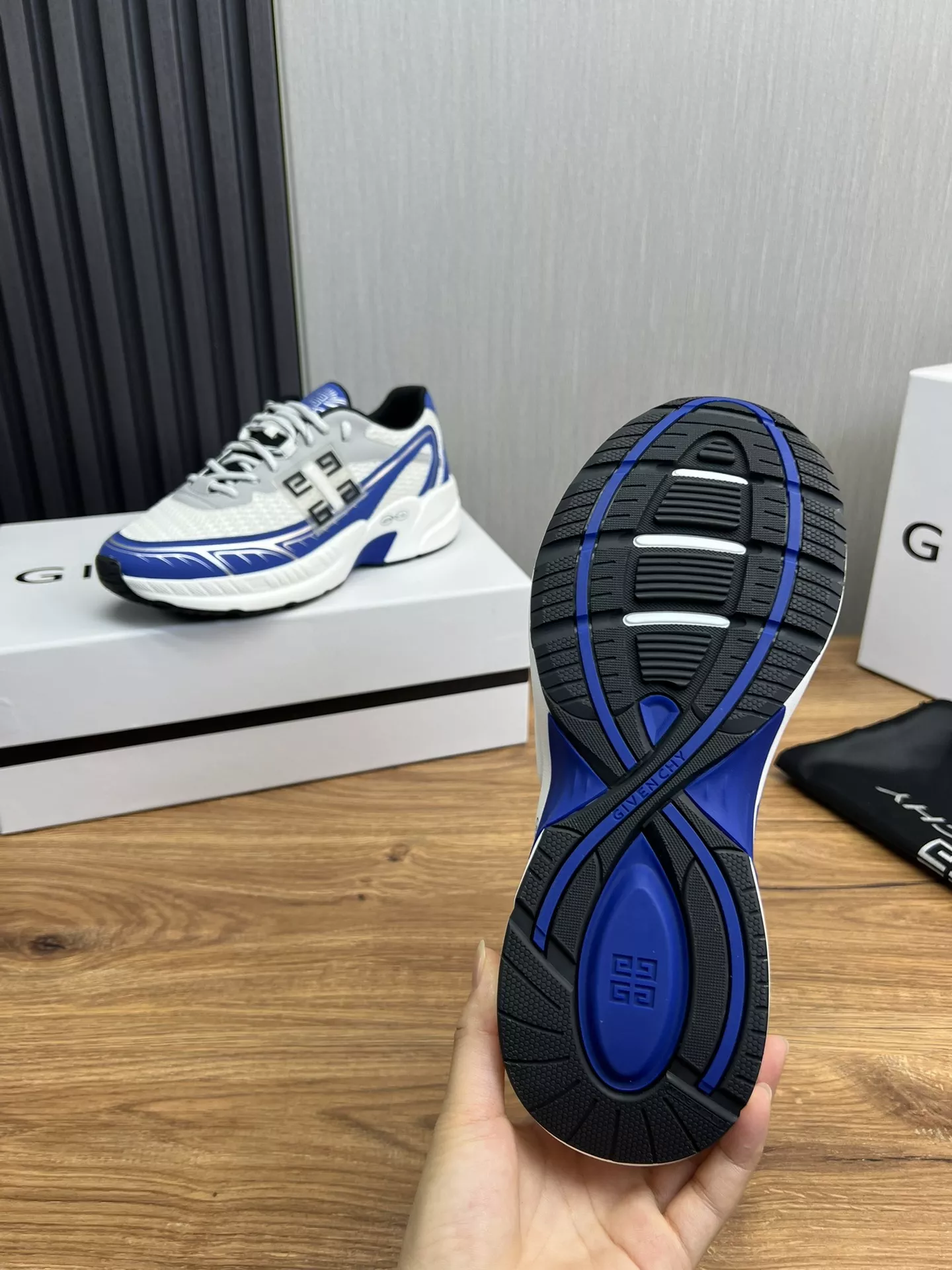 GoAnywhere 9262 Givenchy Casual Shoes For Men