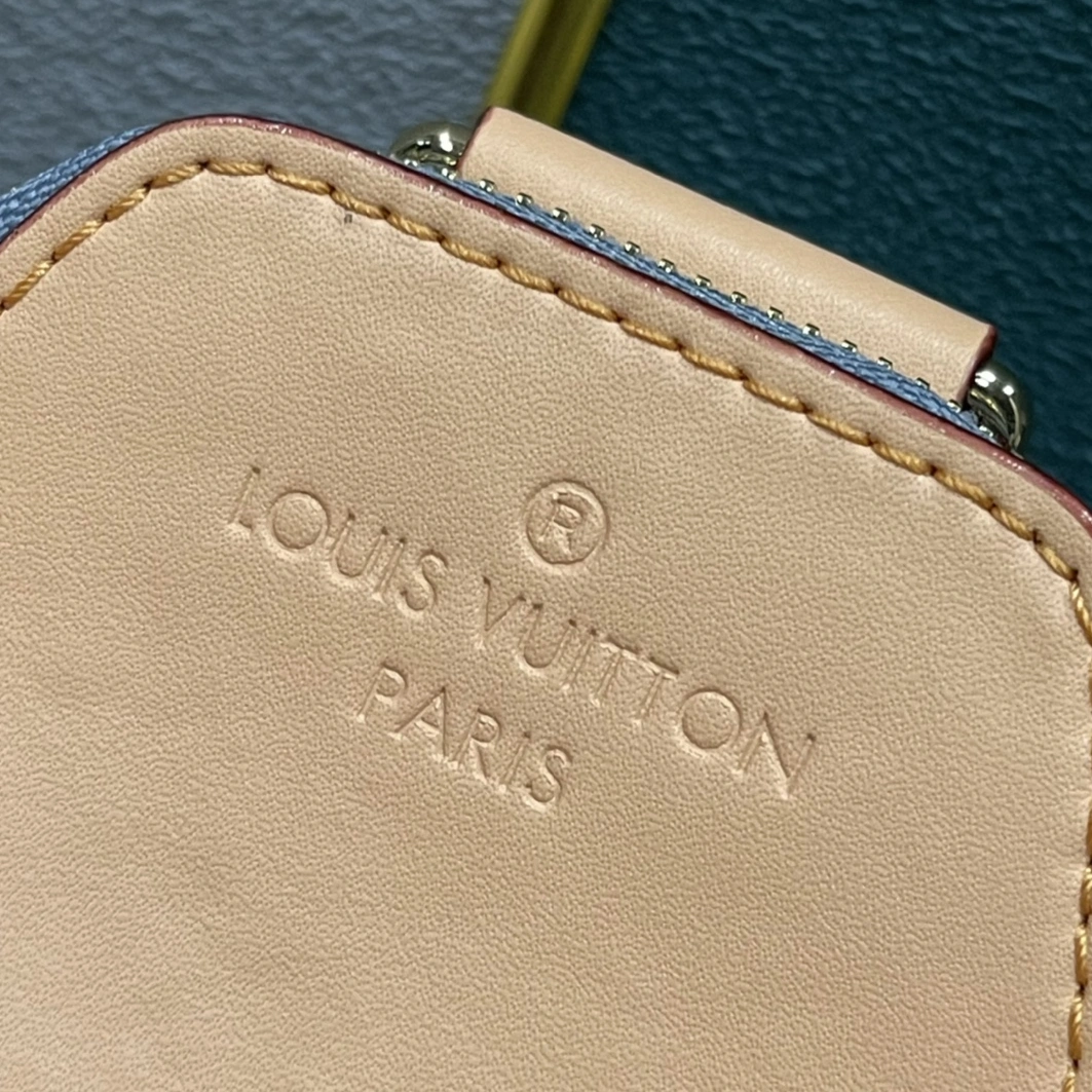 GoAnywhere 9496 Louis Vuitton AAA Man Messenger Bags
