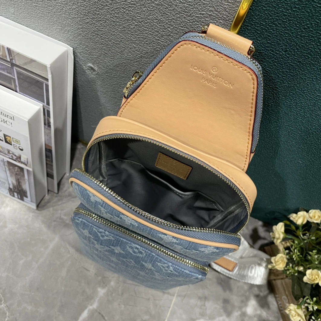 GoAnywhere 9496 Louis Vuitton AAA Man Messenger Bags