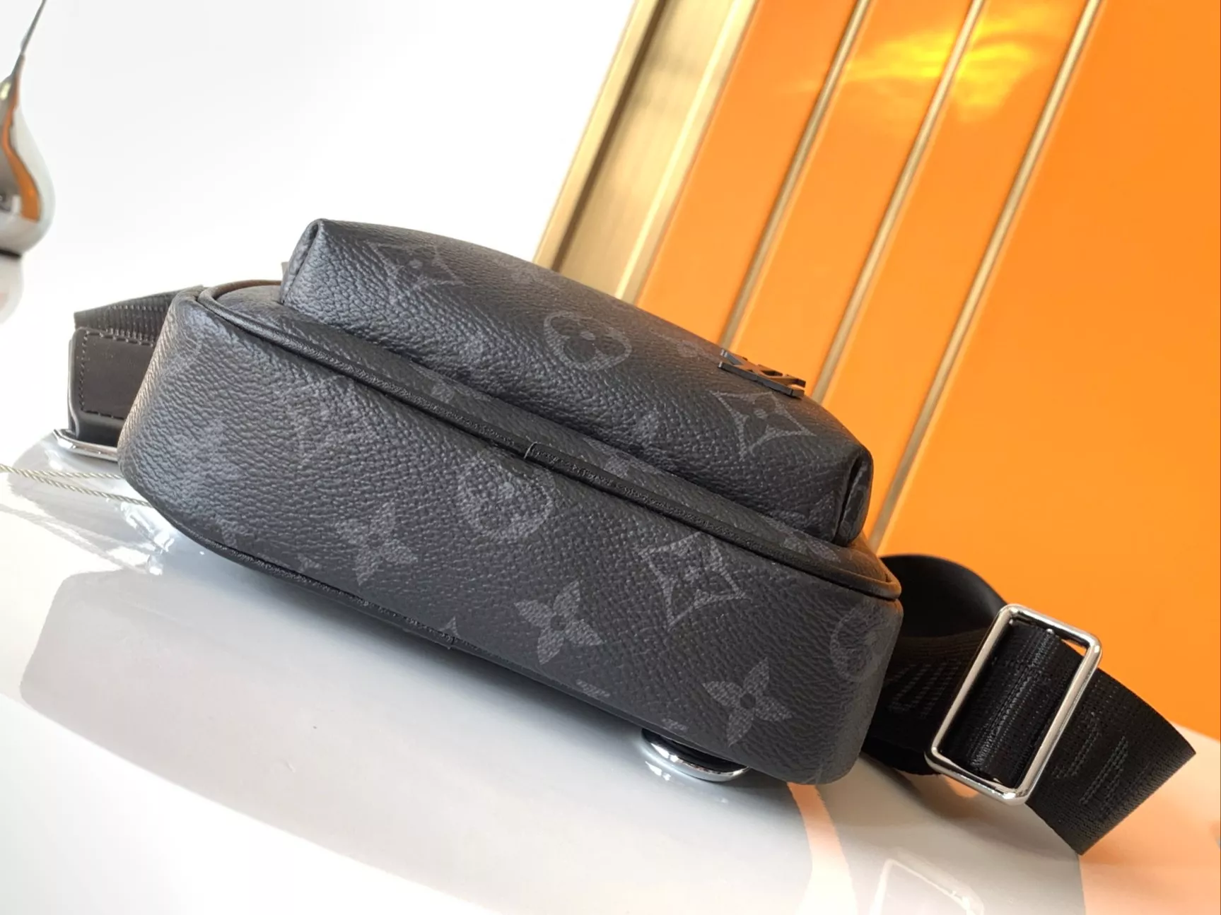 GoAnywhere 9646 Louis Vuitton AAA Man Messenger Bags