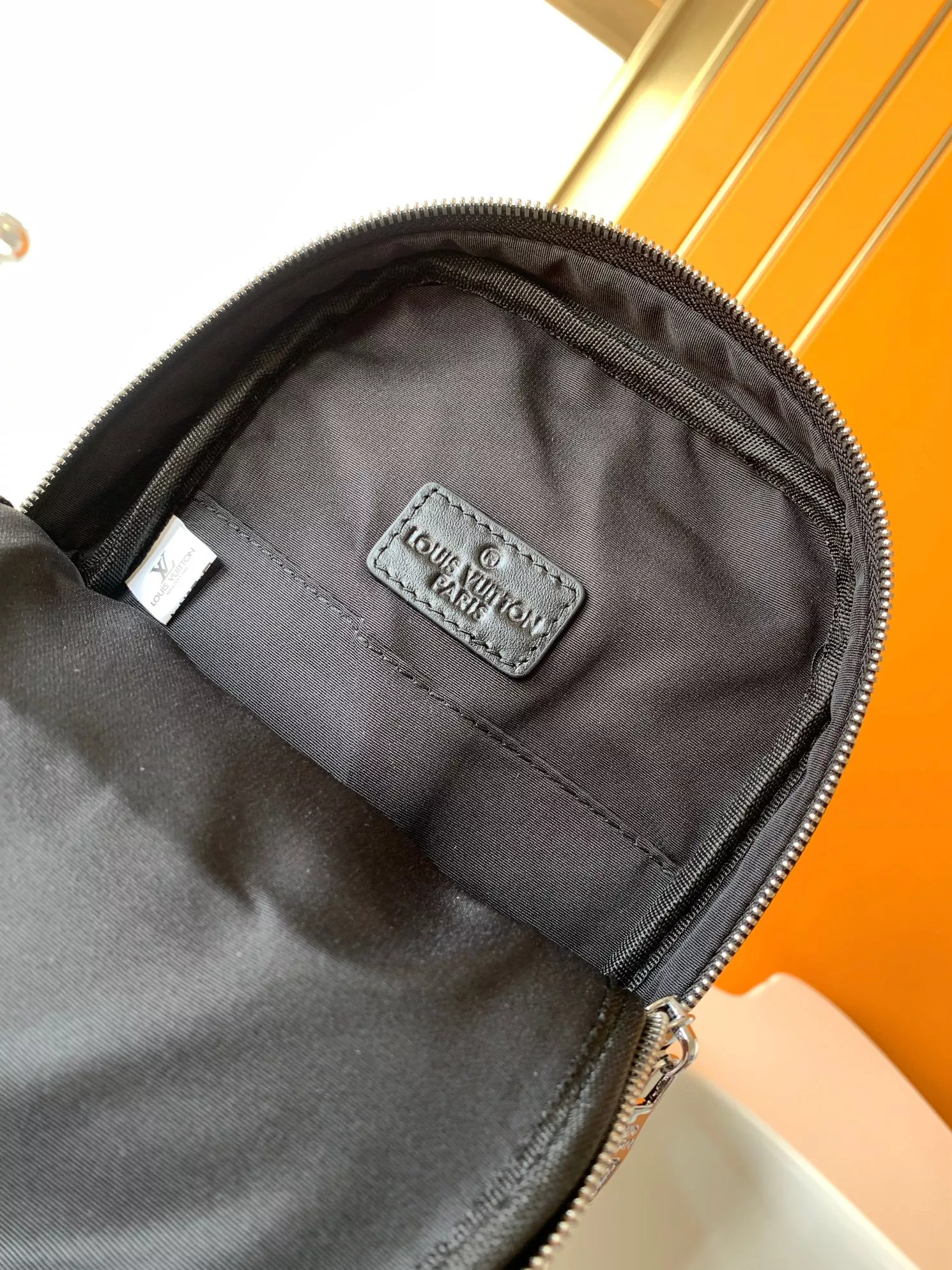 GoAnywhere 9646 Louis Vuitton AAA Man Messenger Bags