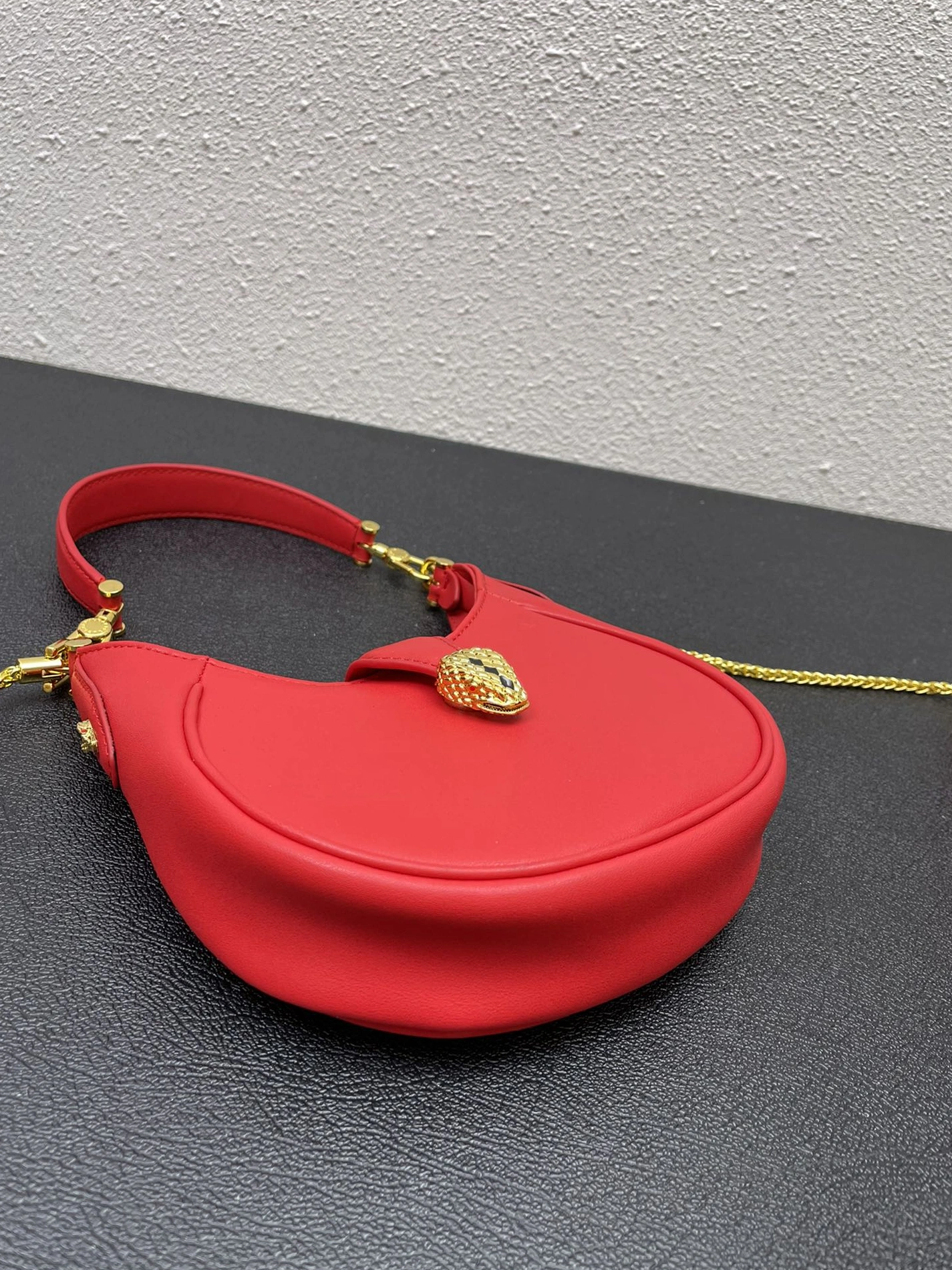 GoAnywhere 981 Bvlgari AAA Quality Messenger Bags For Women
