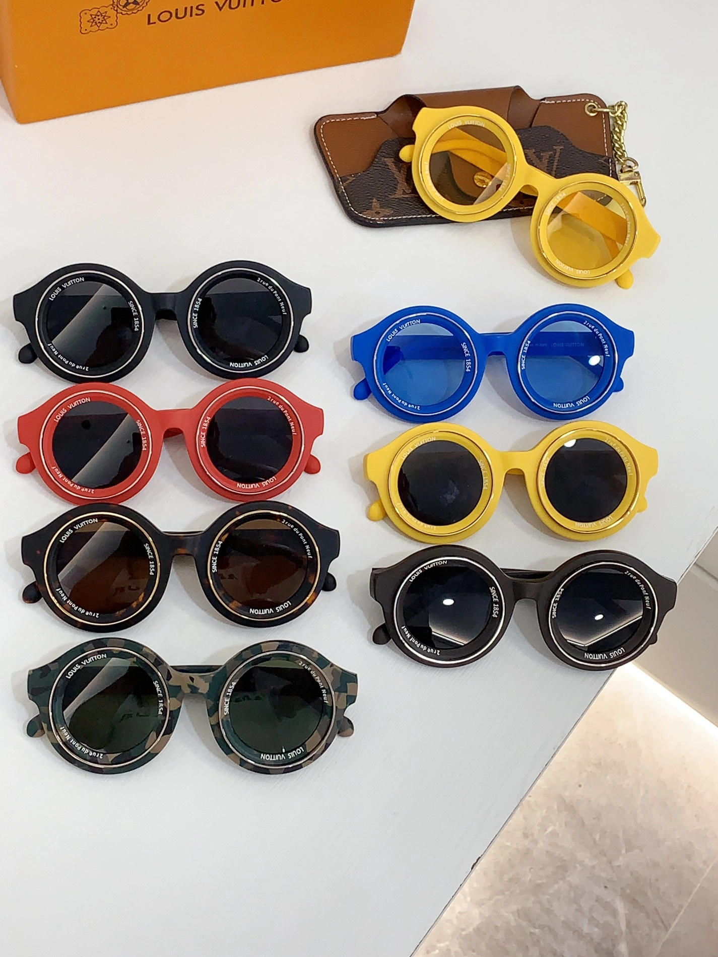 GoAnywhere 9832 Louis Vuitton AAA Quality Sunglasses