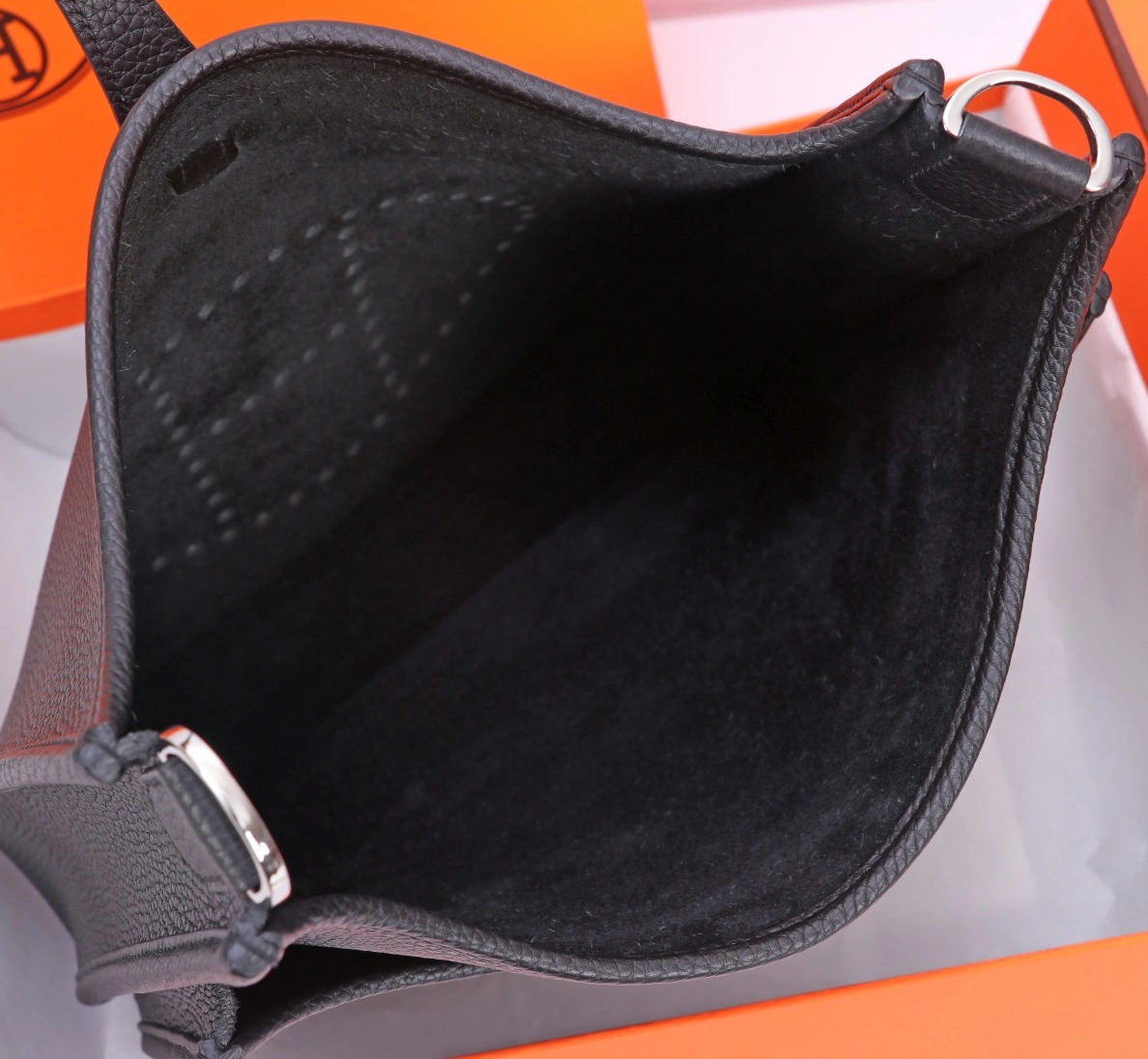 GoAnywhere 9841 Hermes AAA Quality Messenger Bags For Women