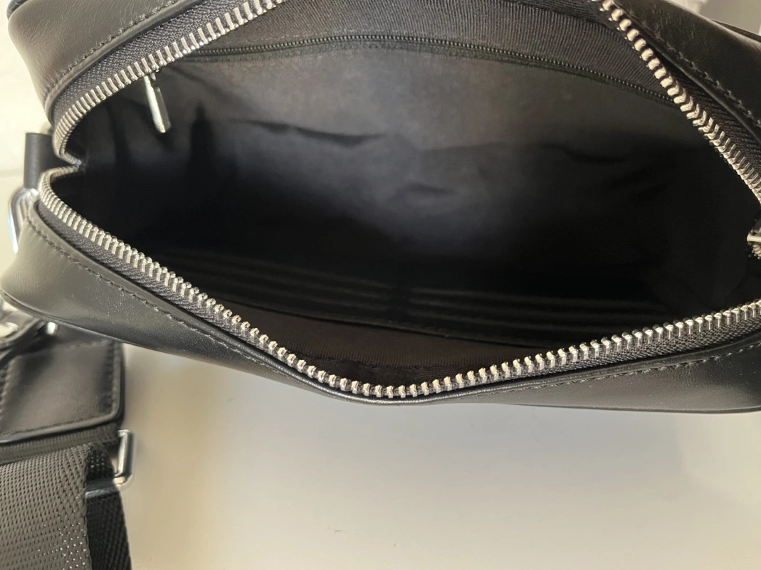 GoAnywhere 9866 Fendi AAA Man Messenger Bags
