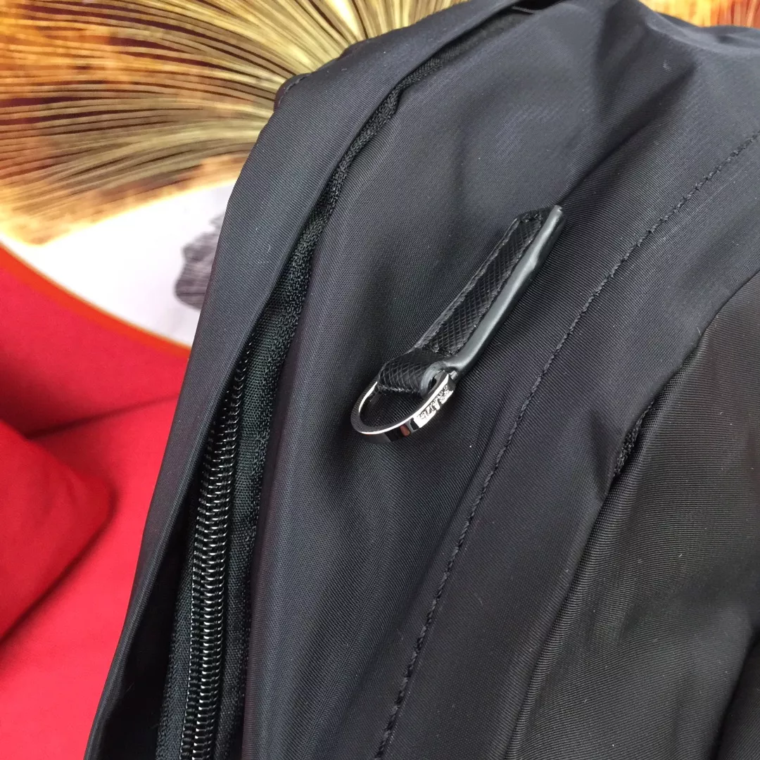 GoodFit 1089 Prada AAA Man Backpacks