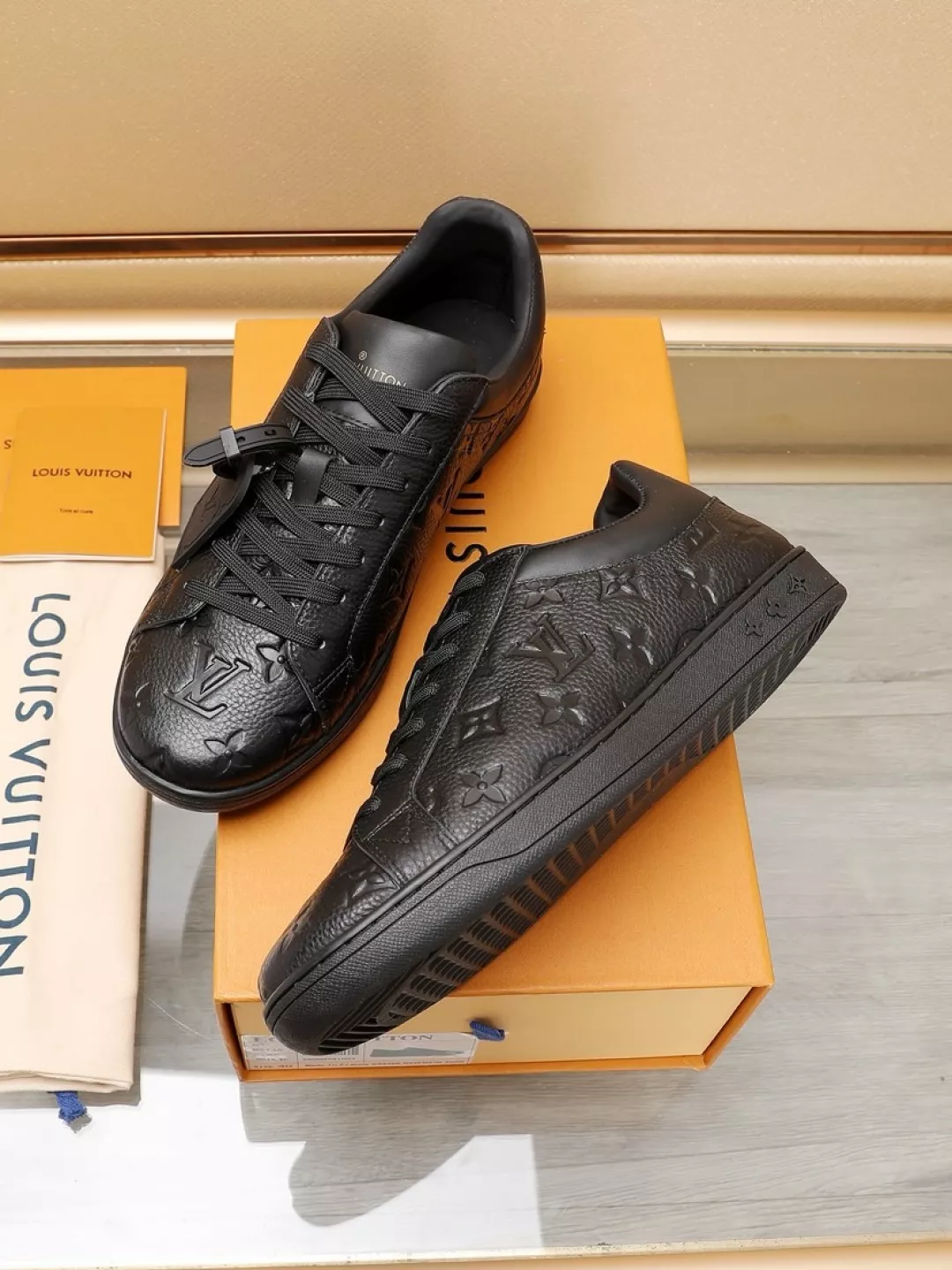 GoodFit 1100 Louis Vuitton Casual Shoes For Men