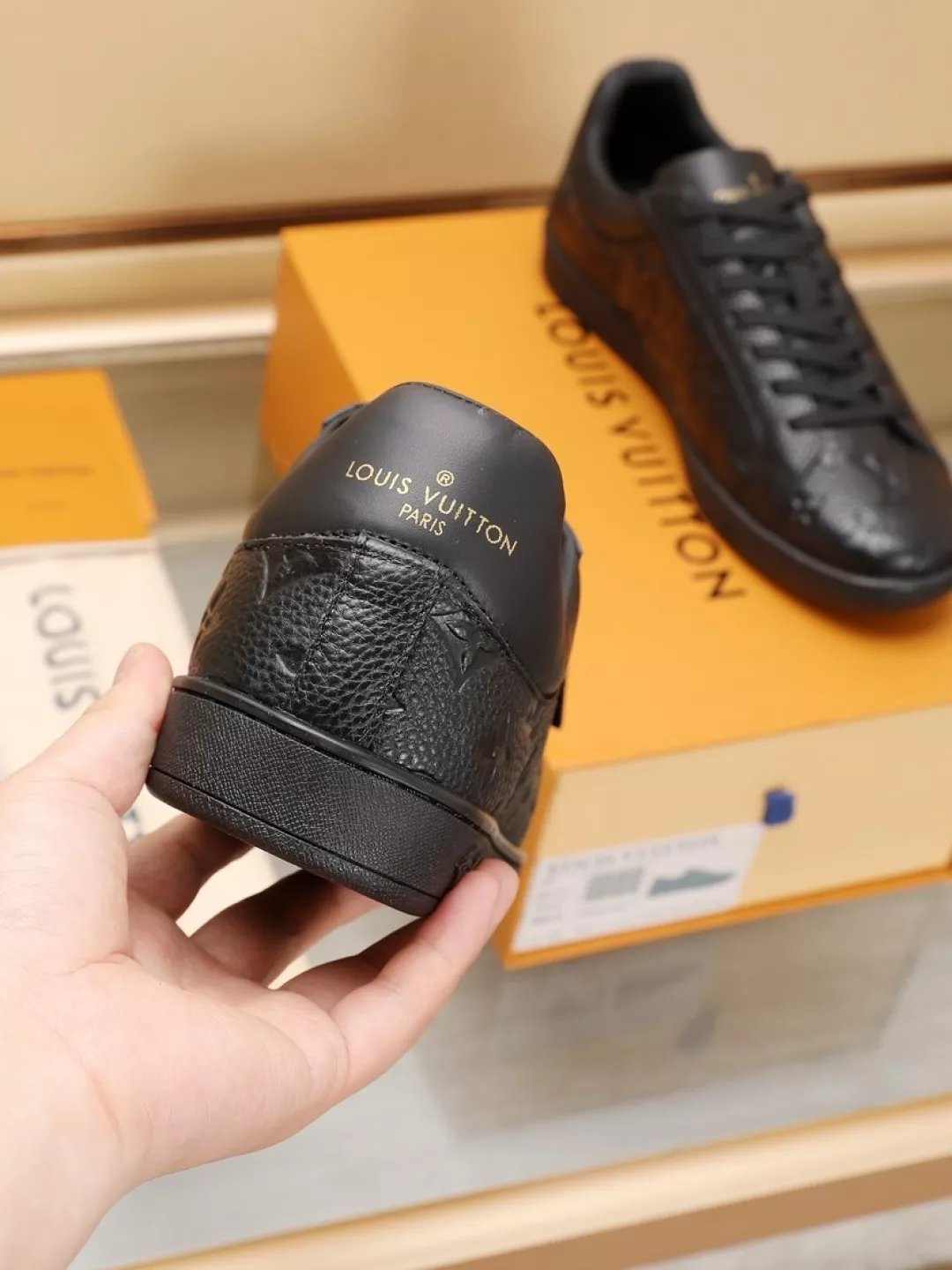 GoodFit 1100 Louis Vuitton Casual Shoes For Men