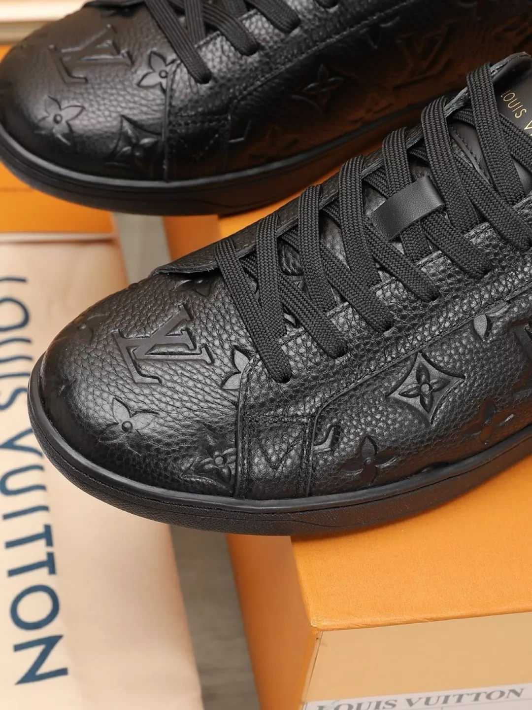 GoodFit 1100 Louis Vuitton Casual Shoes For Men
