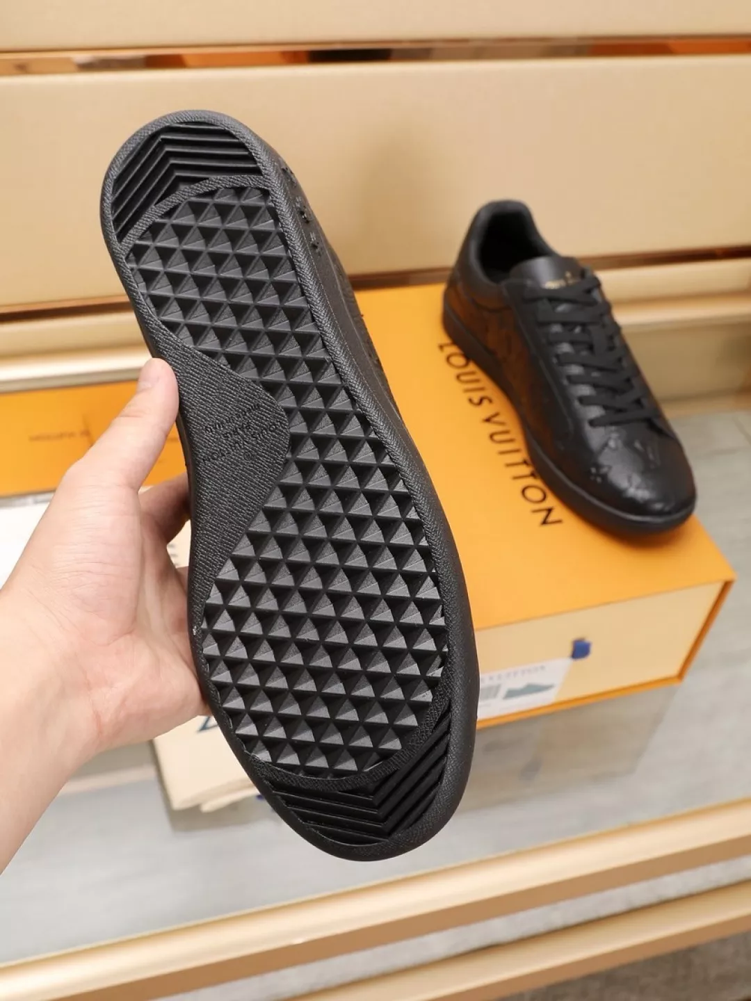 GoodFit 1100 Louis Vuitton Casual Shoes For Men