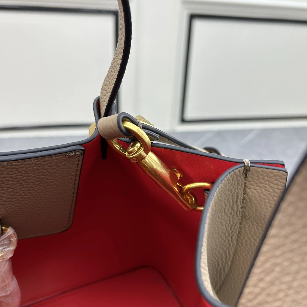 GoodFit 1382 Valentino AAA Quality Handbags For Women