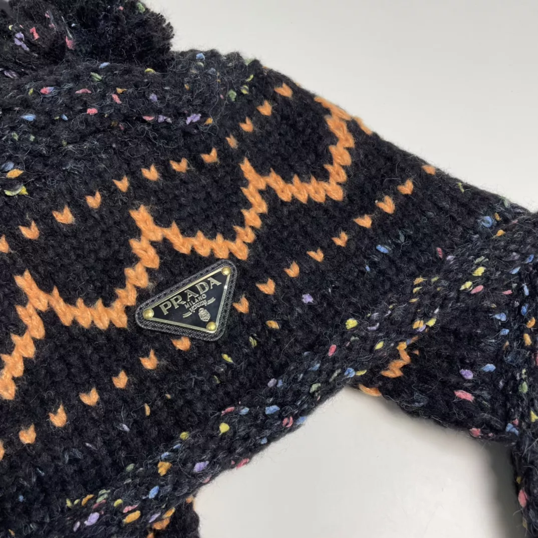 GoodFit 2038 Prada Caps
