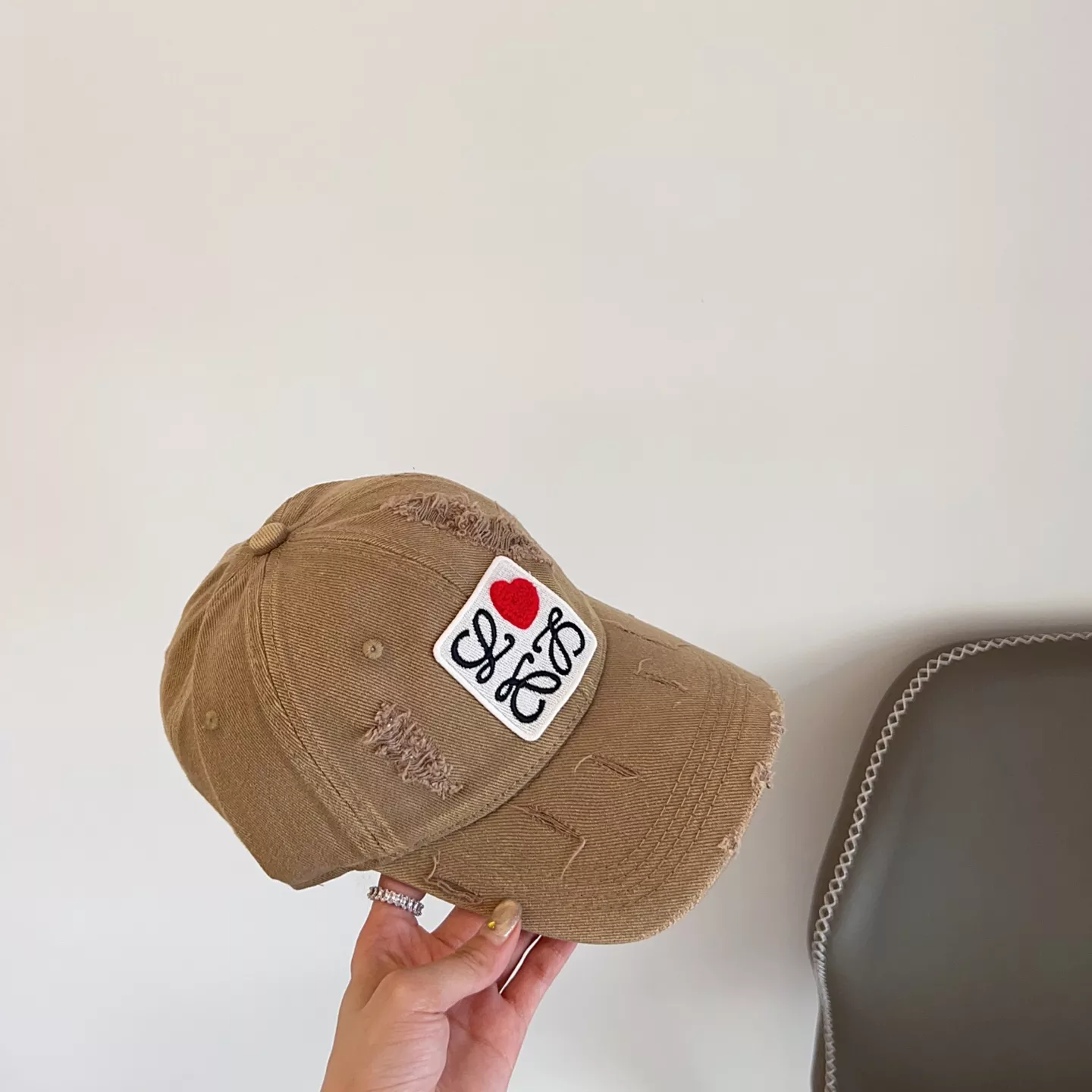 GoodFit 2359 LOEWE Caps
