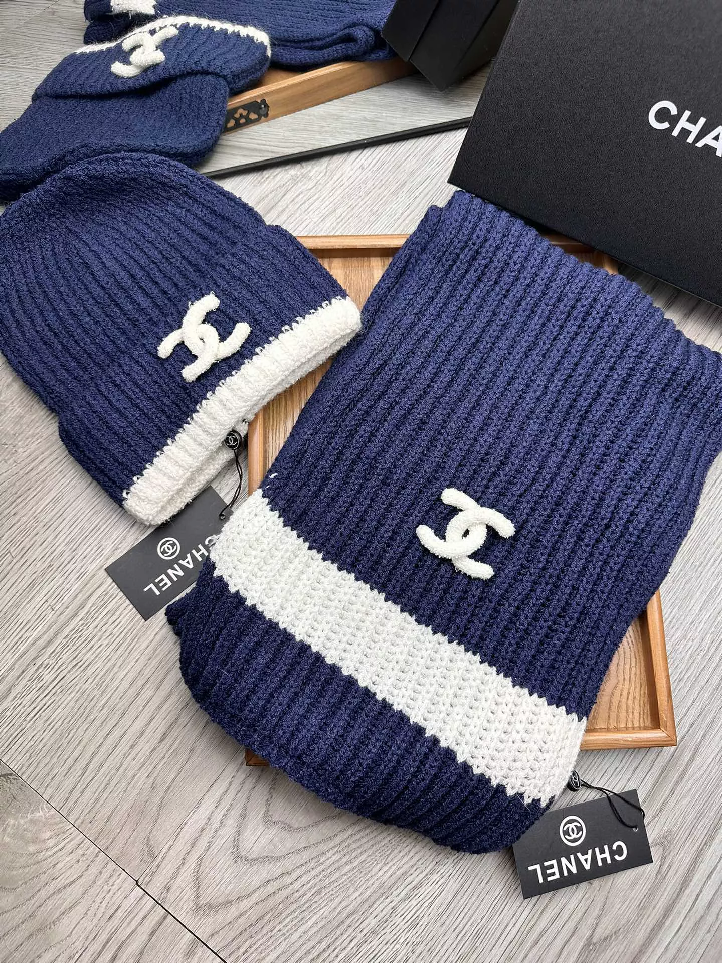 GoodFit 2432 Chanel Hat and Scarf Set