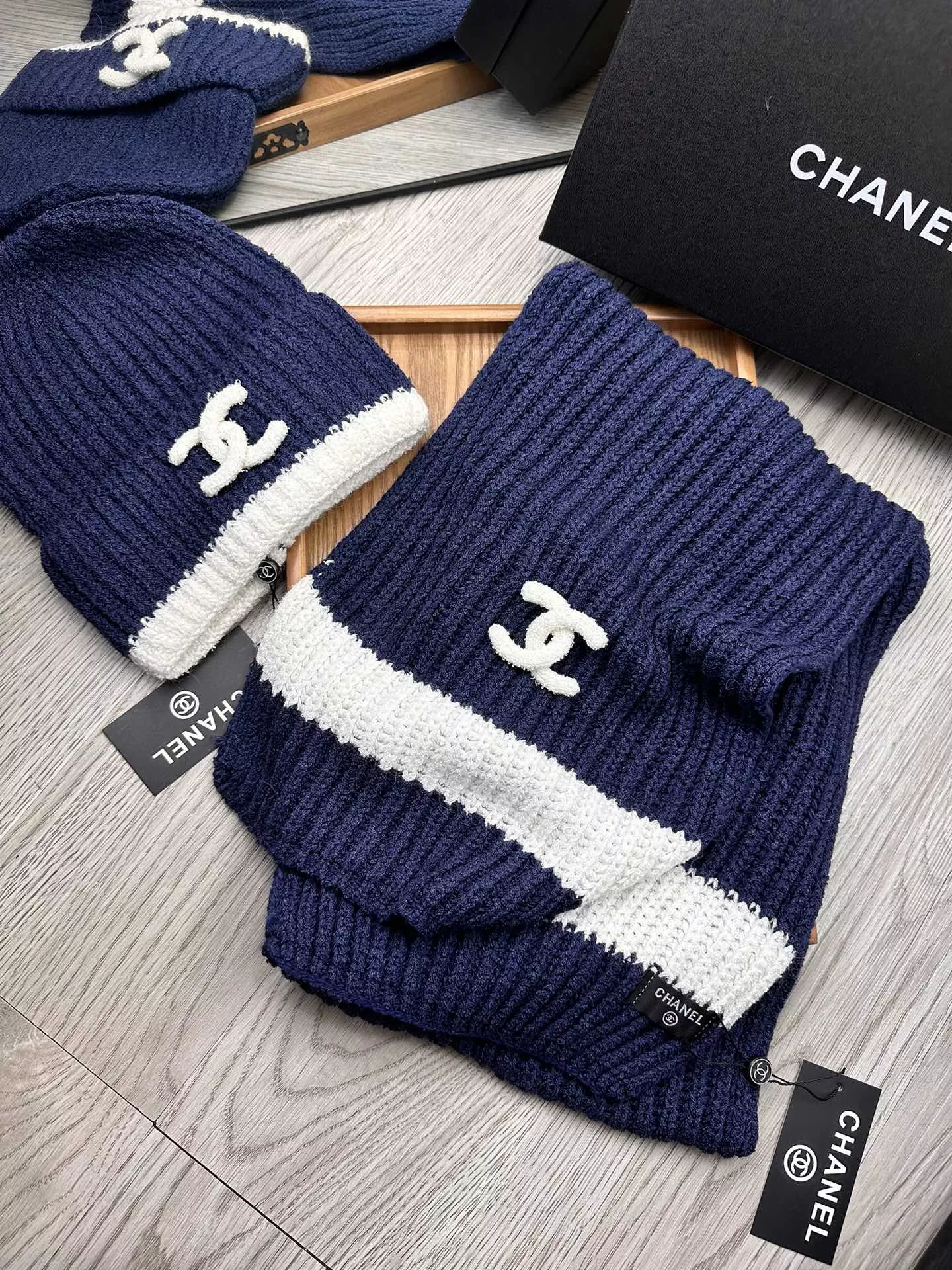 GoodFit 2432 Chanel Hat and Scarf Set