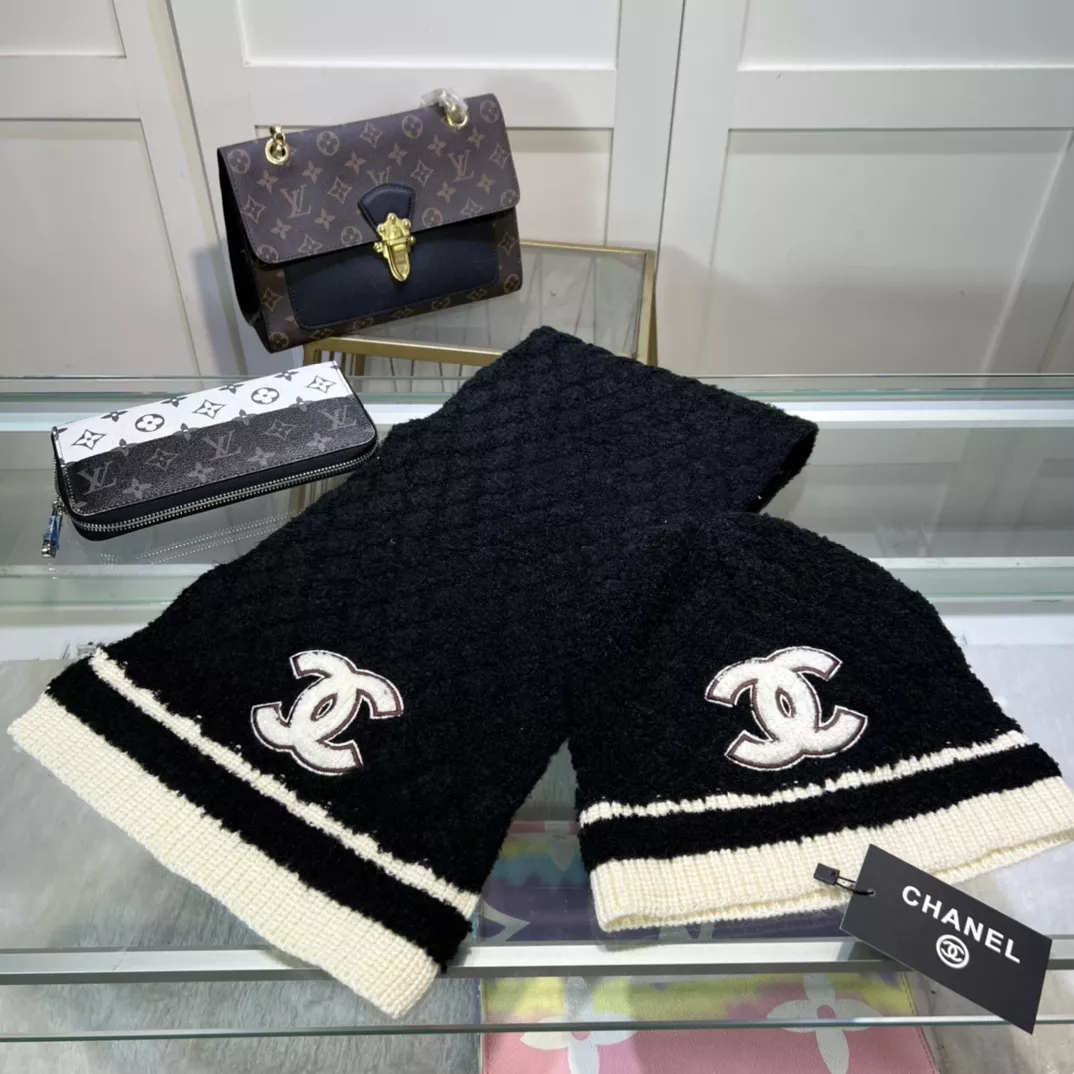 GoodFit 2865 Chanel Hat and Scarf Set