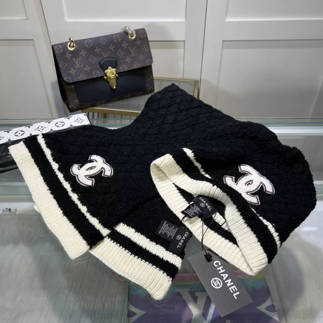 GoodFit 2865 Chanel Hat and Scarf Set