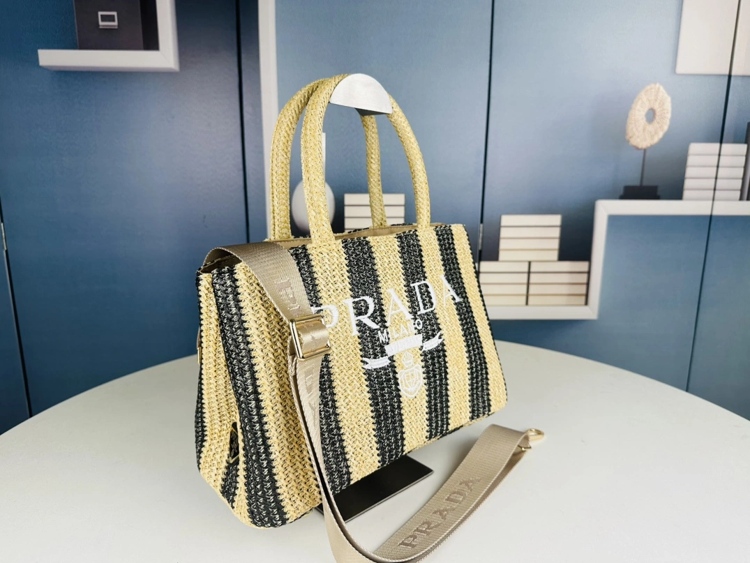 GoodFit 3820 Prada AAA Quality Handbags