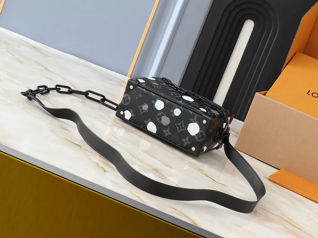 GoodFit 4006 Louis Vuitton AAA Quality Messenger Bags For Unisex