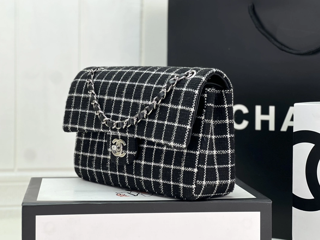 GoodFit 4140 Chanel AAA Quality Messenger Bags For Women