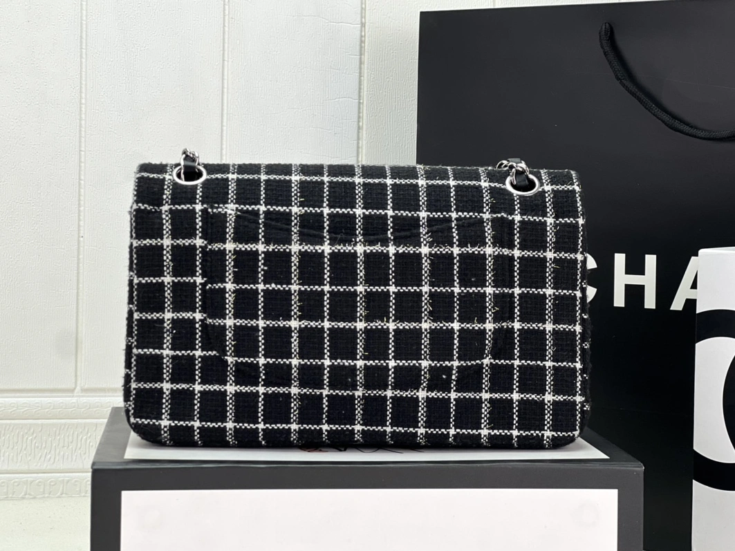 GoodFit 4140 Chanel AAA Quality Messenger Bags For Women