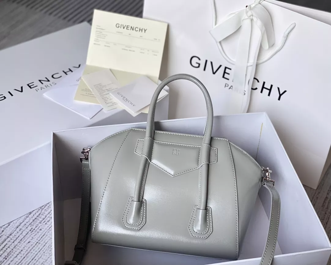 GoodFit 4281 Givenchy AAA Quality Handbags For Women