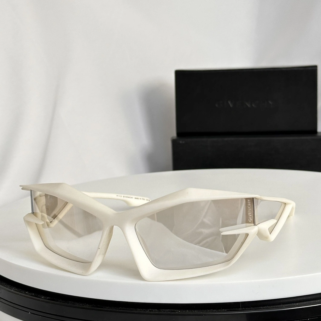 GoodFit 4282 Givenchy AAA Quality Sunglasses