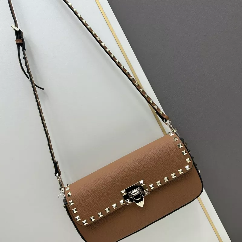 GoodFit 463 Valentino AAA Quality Messenger Bags For Women