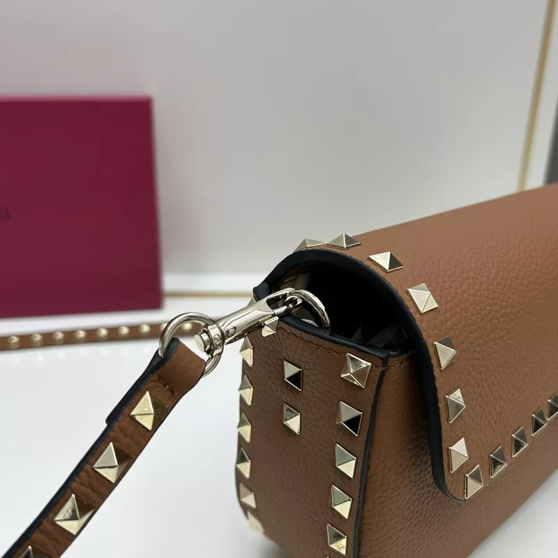 GoodFit 463 Valentino AAA Quality Messenger Bags For Women