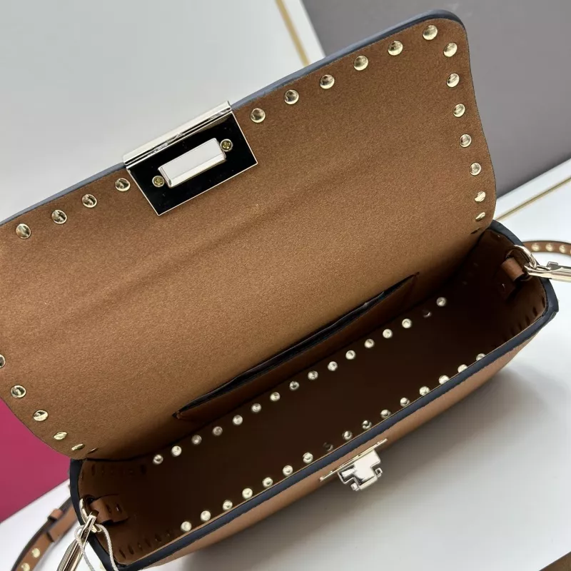 GoodFit 463 Valentino AAA Quality Messenger Bags For Women