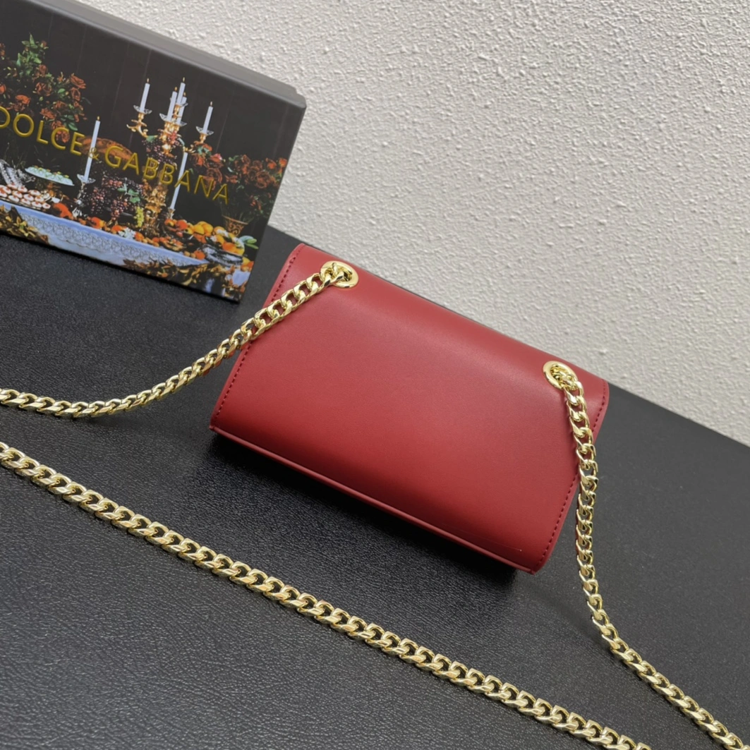 GoodFit 5083 Dolce & Gabbana D&G AAA Quality Messenger Bags For Women