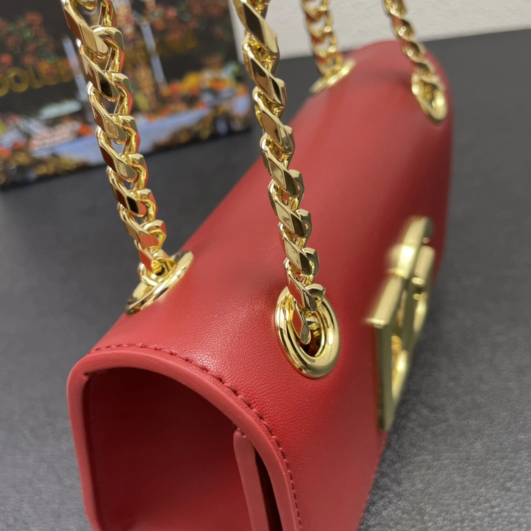 GoodFit 5083 Dolce & Gabbana D&G AAA Quality Messenger Bags For Women